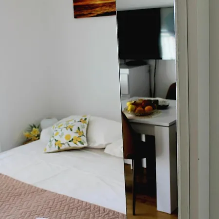 Teuta - Private Parking *