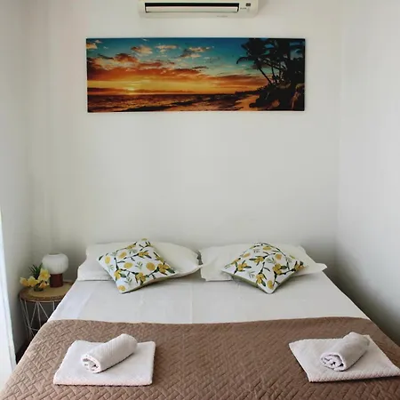 Teuta - Private Parking Split