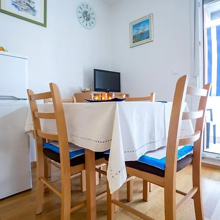 Teuta - Private Parking Appartement *