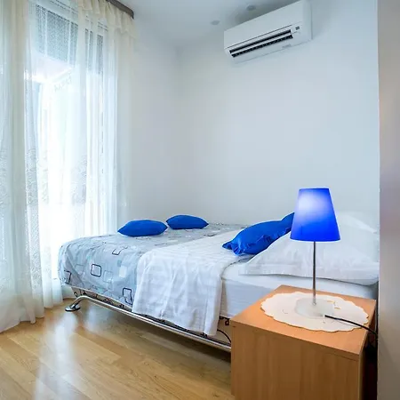 Teuta - Private Parking *