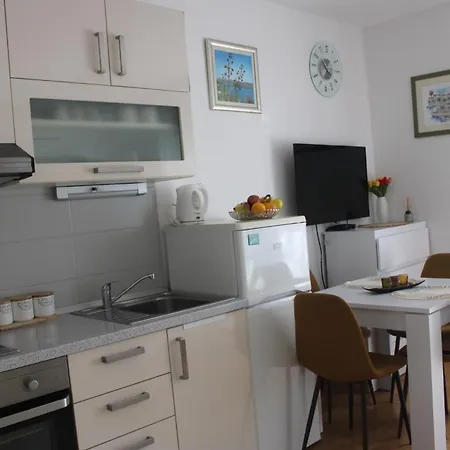 Teuta - Private Parking Апартаменты *