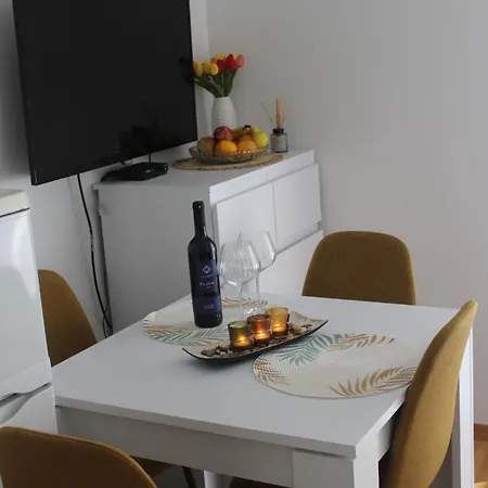 Teuta - Private Parking Apartament Split