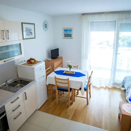 Teuta - Private Parking Split