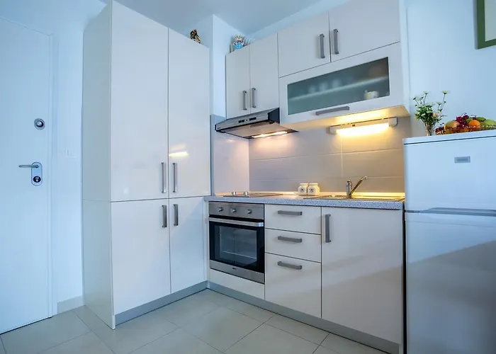 Teuta - Private Parking * ספליט